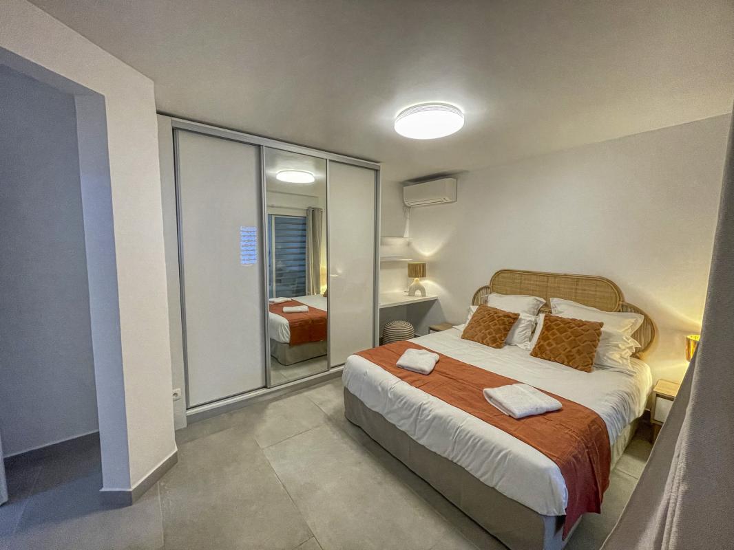 37.Location villa piscine vue mer Sainte Anne Guadeloupe_Chambre 5 Jardin